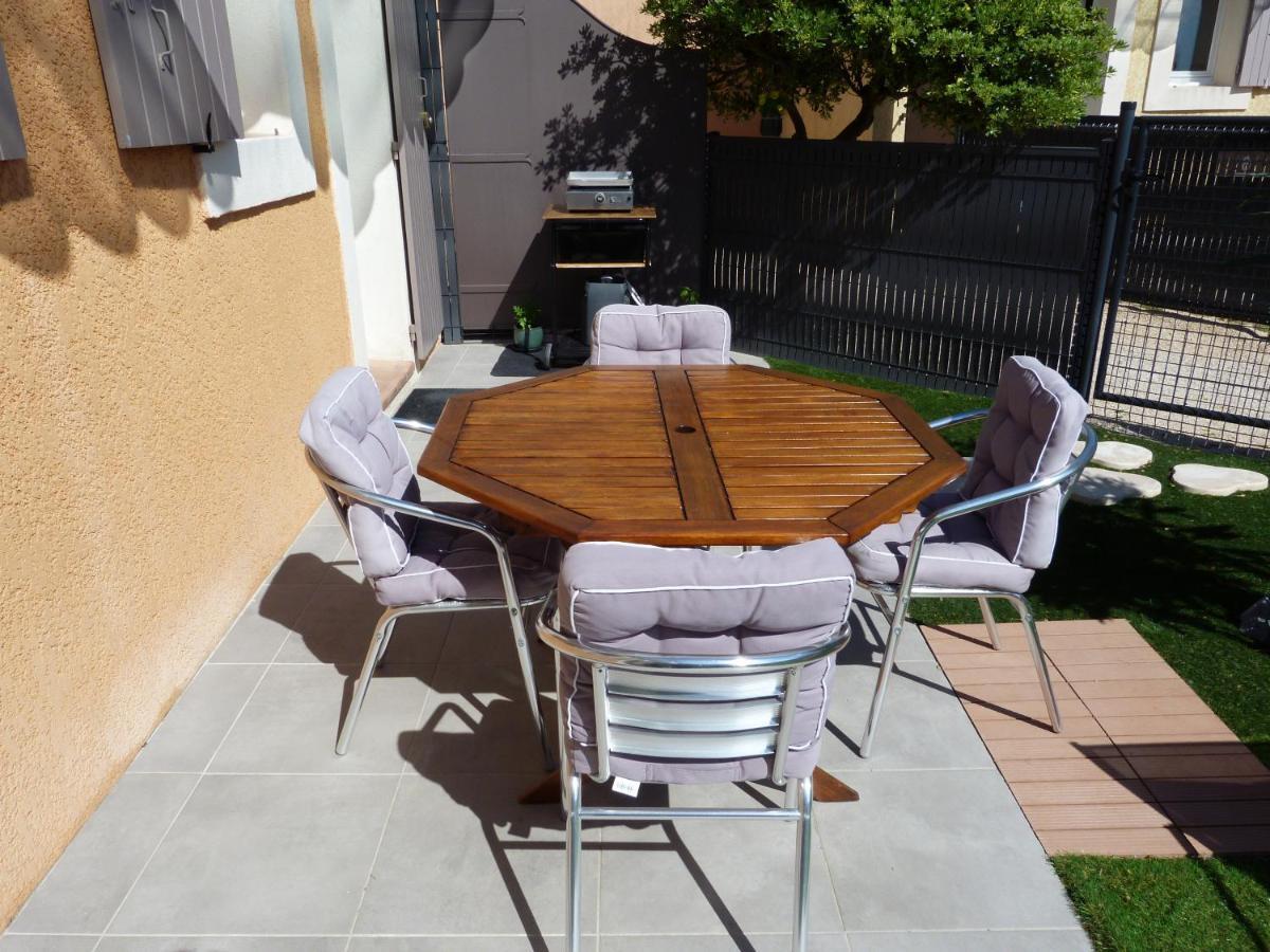 Appart Cosy Avec Son Exterieur Chaleureux,Piscine Et Parking Prive Fontvieille Exterior photo